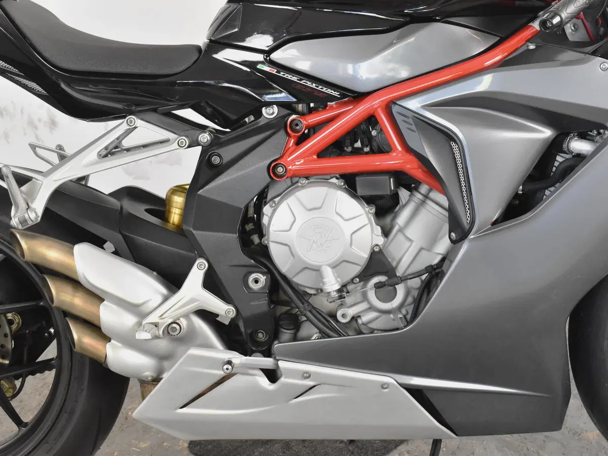 MV Agusta F3 675 EAS ABS (2011 - 17) (9)