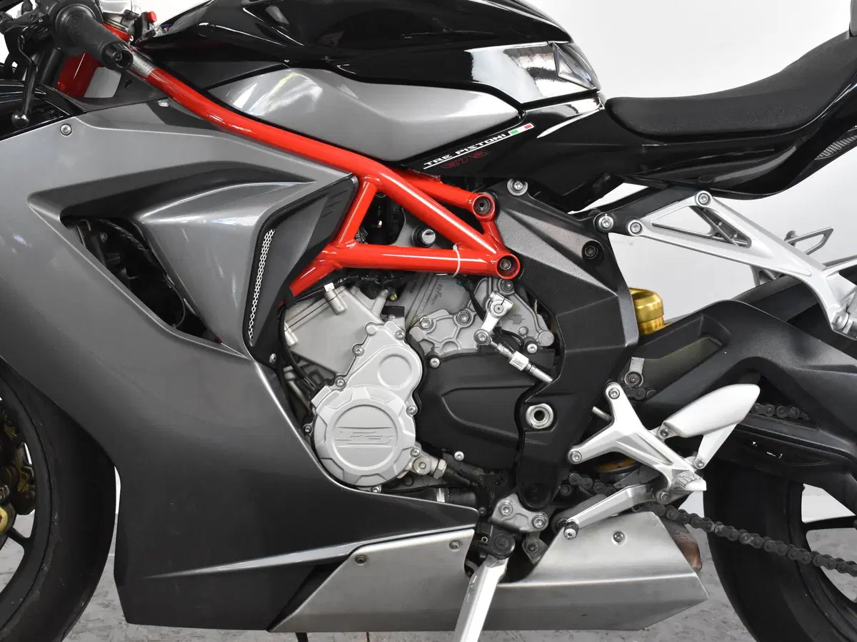 MV Agusta F3 675 EAS ABS (2011 - 17) (17)
