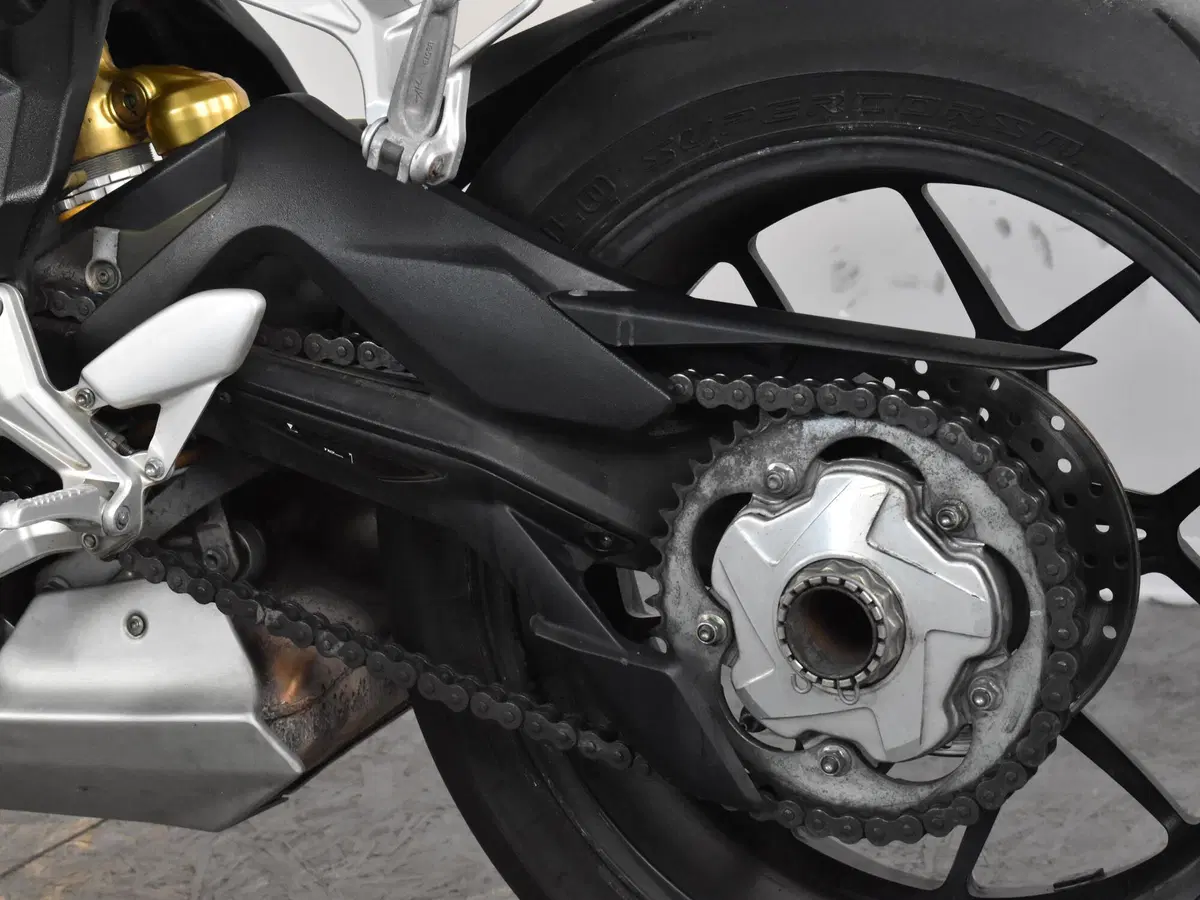MV Agusta F3 675 EAS ABS (2011 - 17) (19)