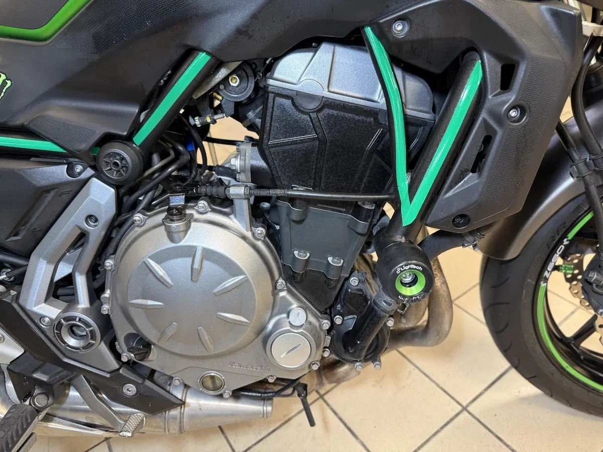 Kawasaki Z 650 (2017 - 19) (9)