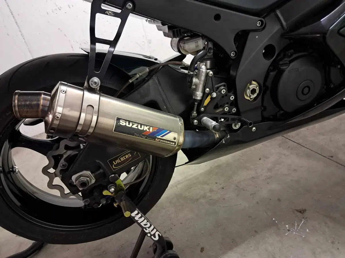 Suzuki GSX-R1000 (2005 - 06) (3)