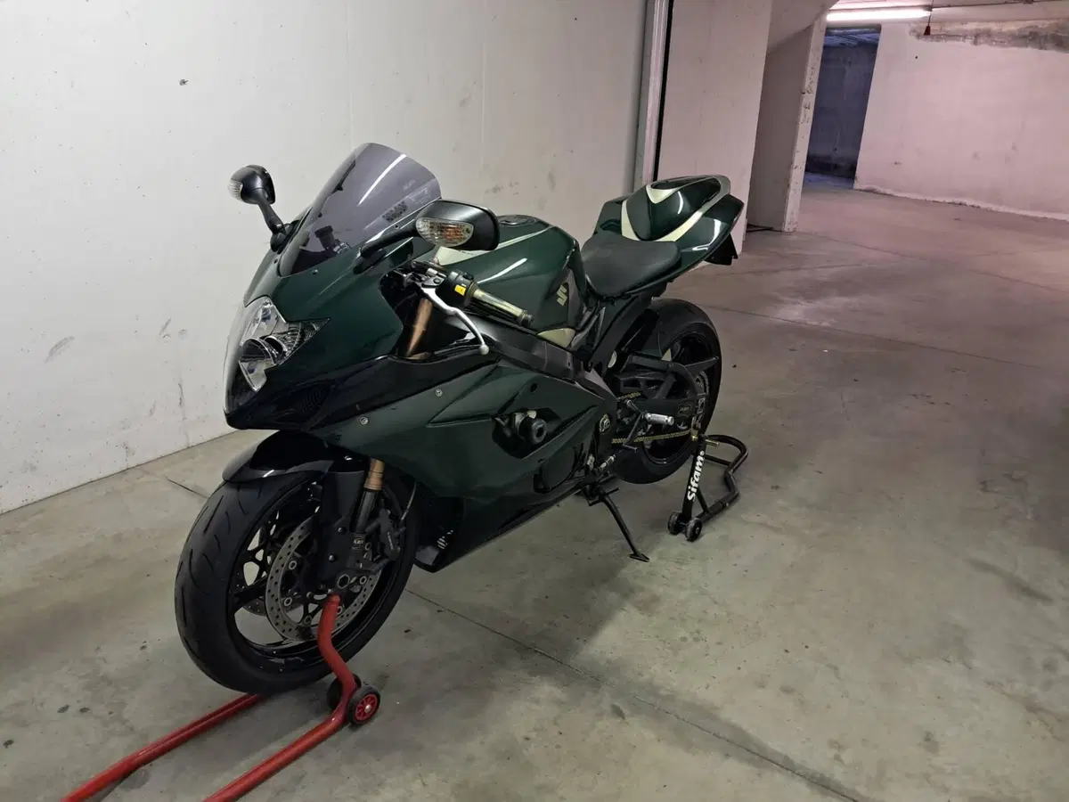 Suzuki GSX-R1000 (2005 - 06) (7)
