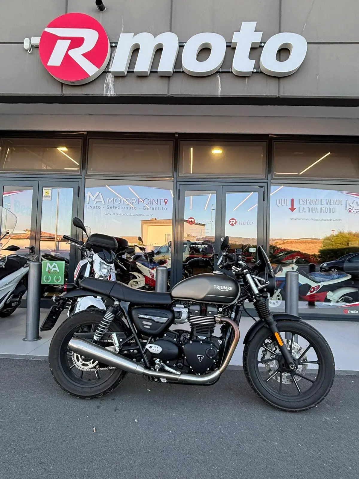 Triumph Street Twin 900 (2021 - 22)