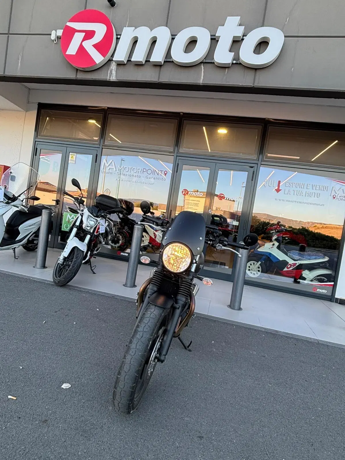 Triumph Street Twin 900 (2021 - 22) (5)