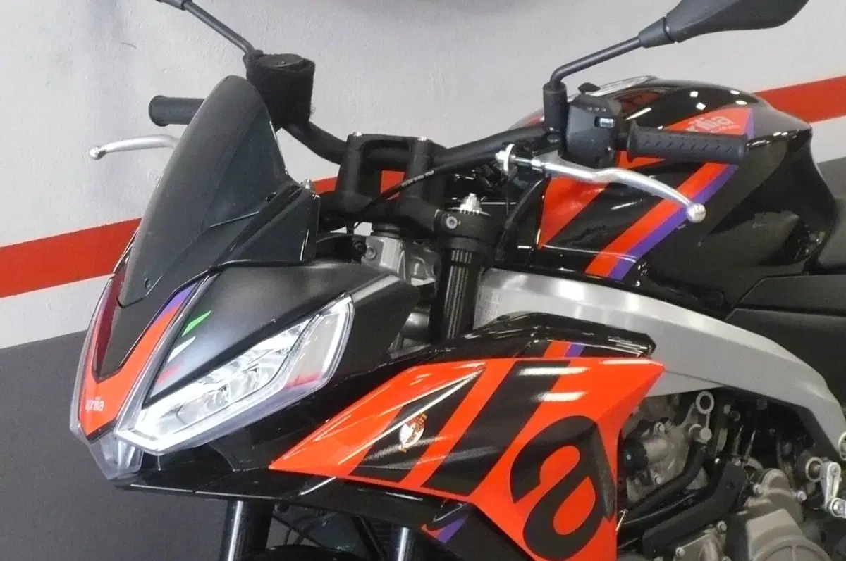 Aprilia Tuono 660 Factory (2022 - 24) (4)