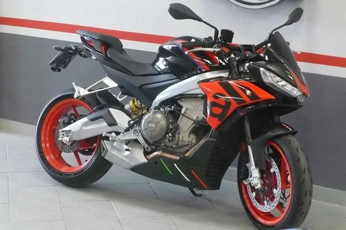 Aprilia Tuono 660 Factory (2022 - 24) (7)