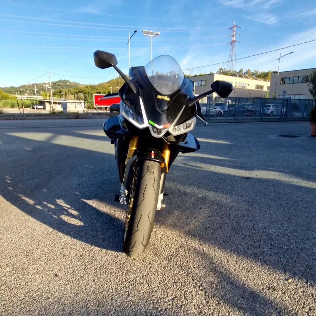 Aprilia RSV4 1100 Factory (2021 - 24) (3)