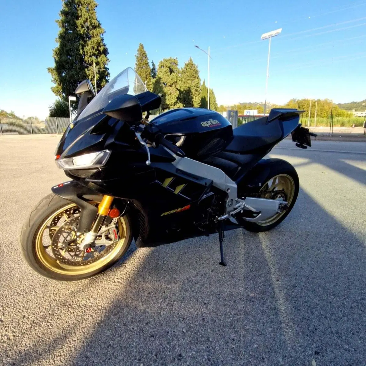 Aprilia RSV4 1100 Factory (2021 - 24) (10)