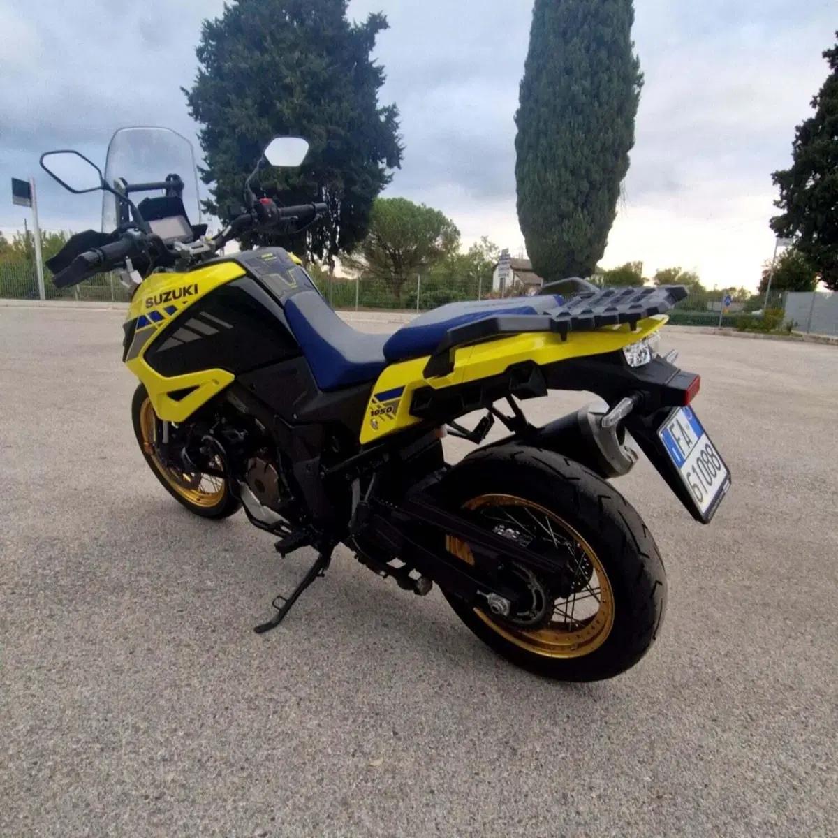 Suzuki V-Strom 1050XT (2020 - 23) (2)