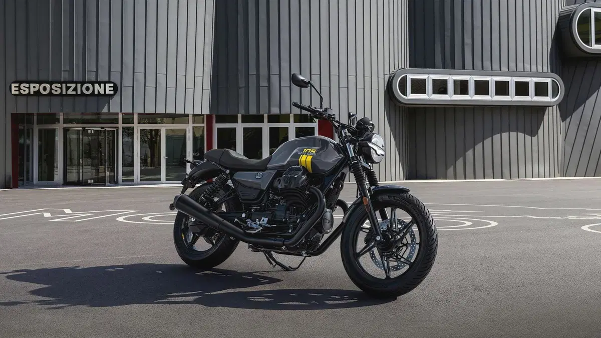 Moto Guzzi V7 Stone (2025 - 26)