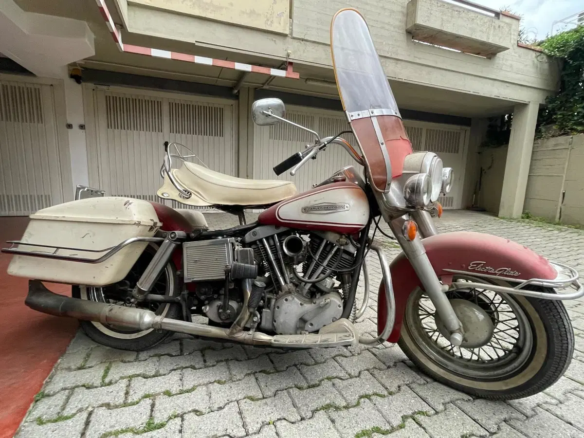 Aermacchi Harley-Davidson 1966 FLH Electra glide (5)