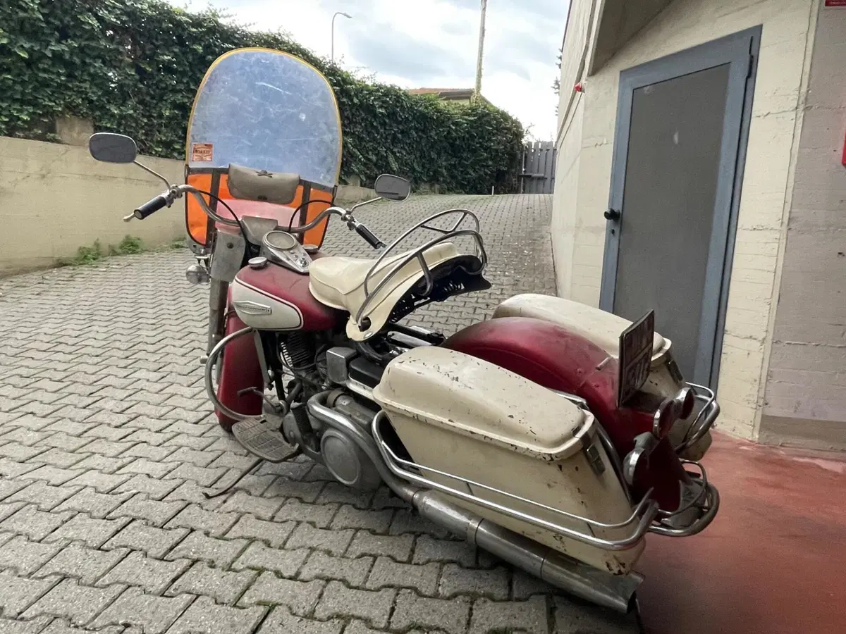 Aermacchi Harley-Davidson 1966 FLH Electra glide (8)