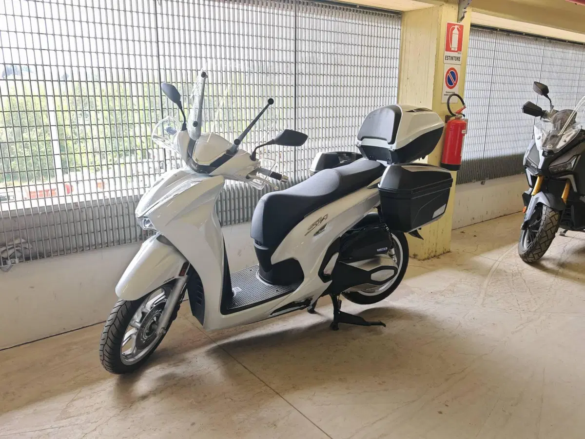Honda SH 350 (2021 - 24) (13)