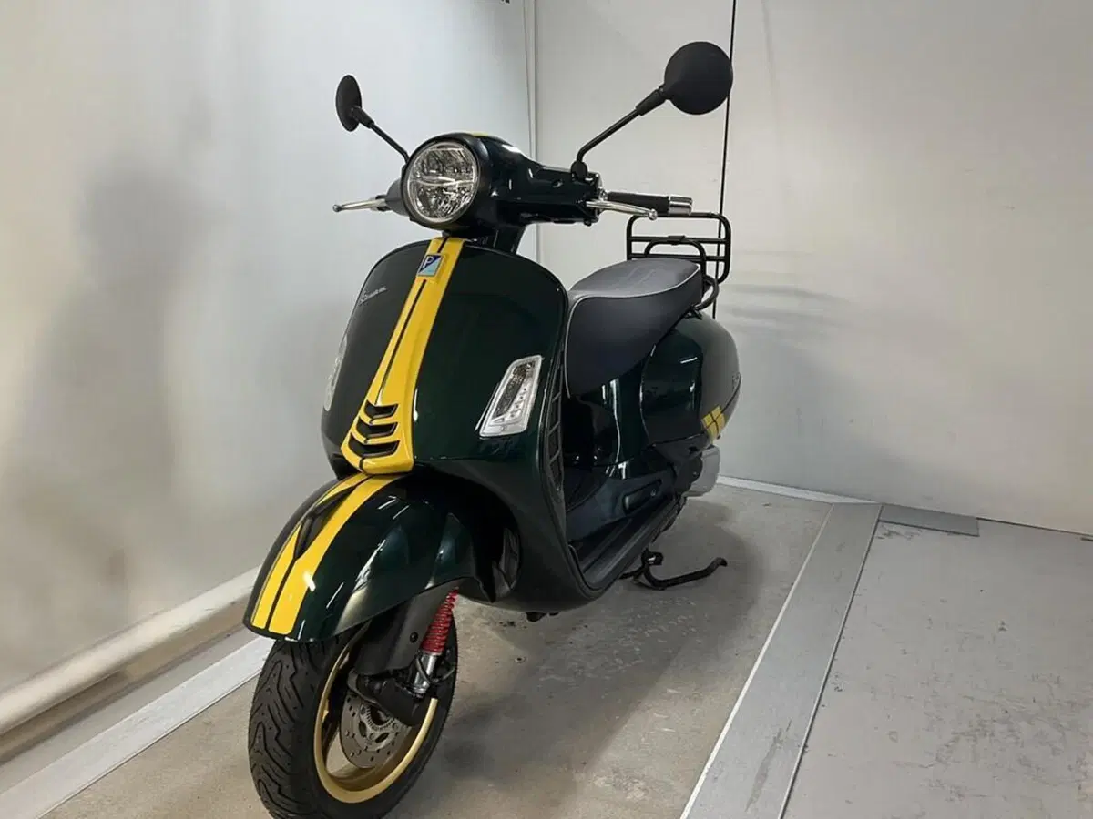 Vespa GTS 300 Super Hpe (2018 - 19) (4)