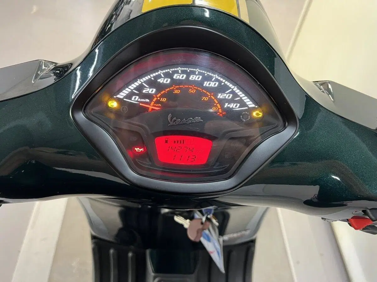 Vespa GTS 300 Super Hpe (2018 - 19) (7)