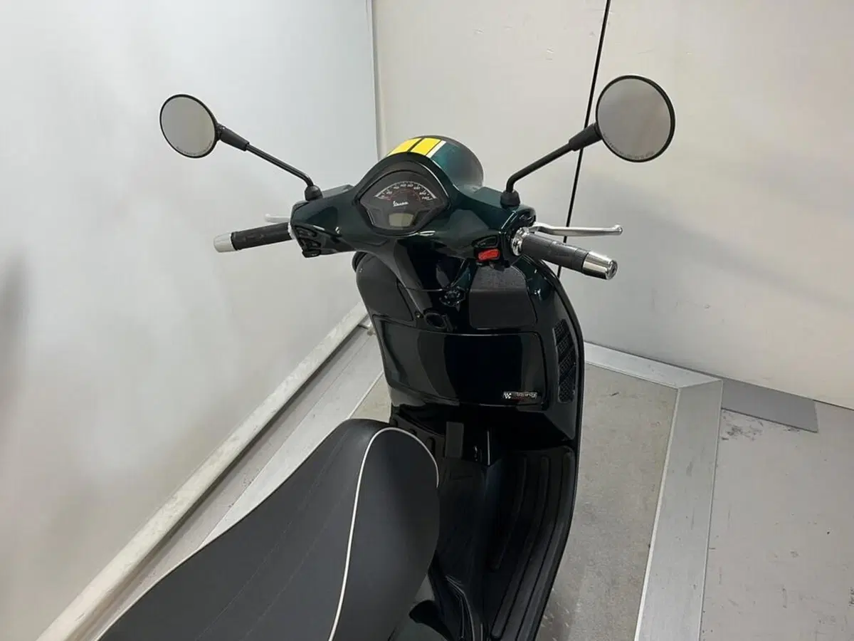 Vespa GTS 300 Super Hpe (2018 - 19) (10)
