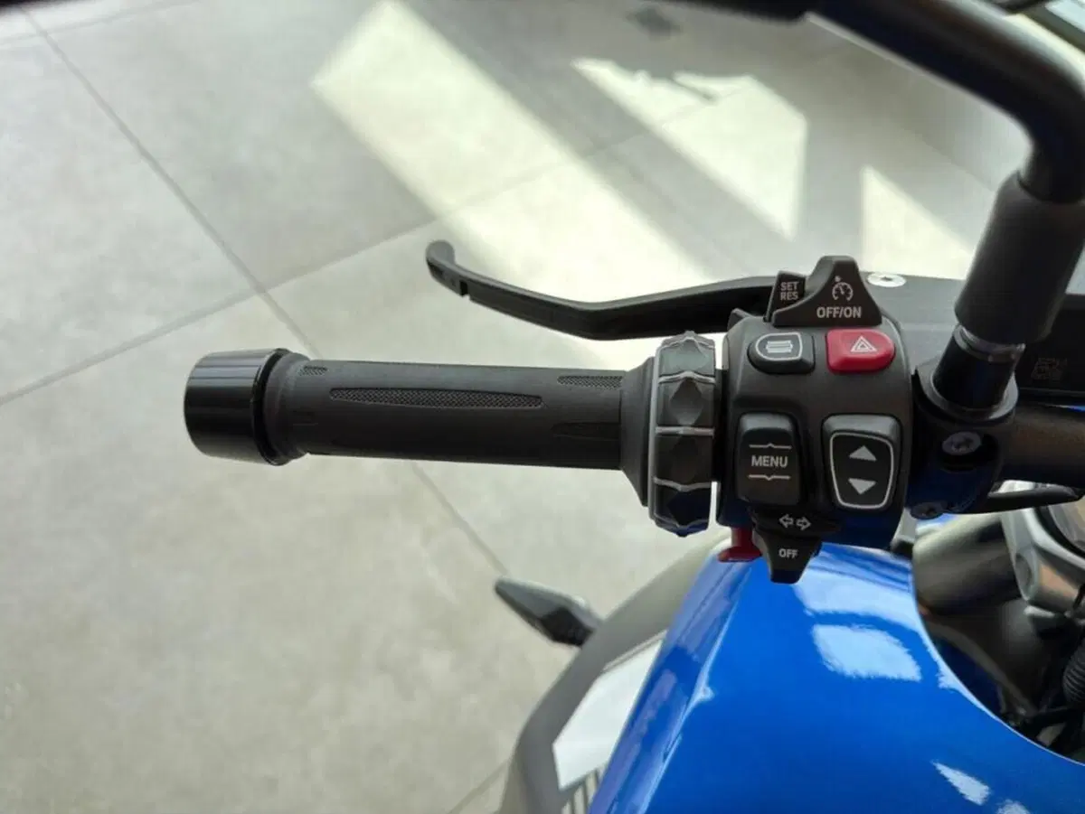 Bmw R 1300 R (2026 - 27) (5)