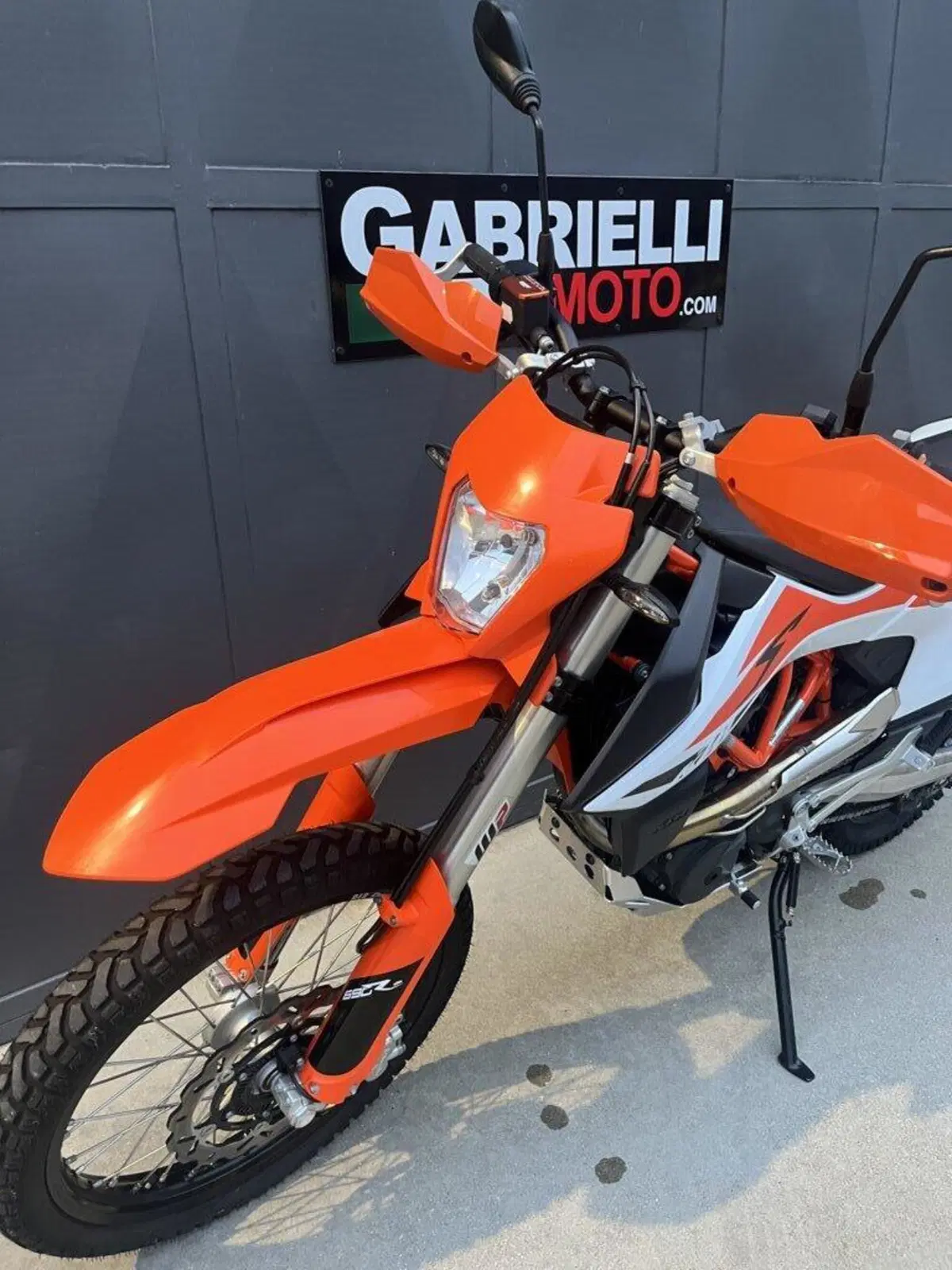 KTM 690 Enduro R (2021) (2)