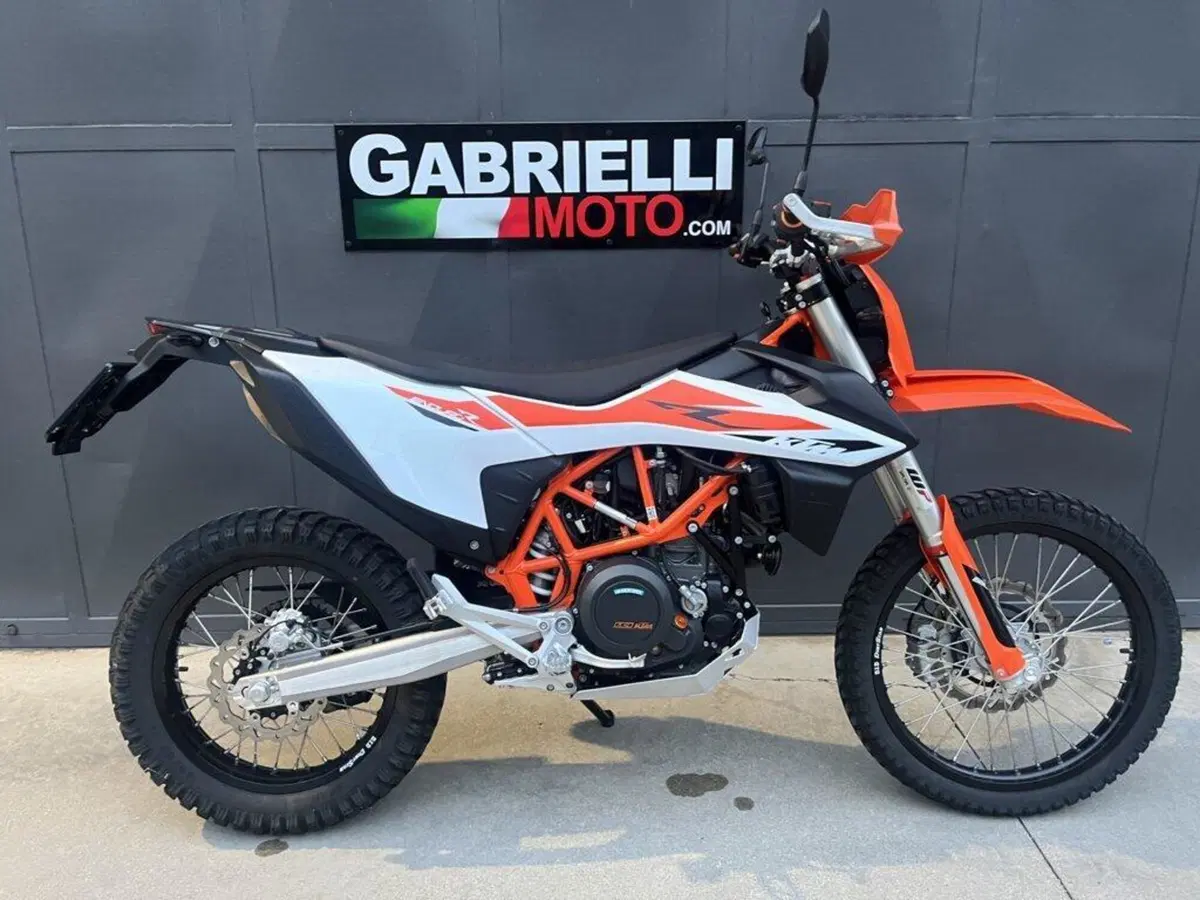 KTM 690 Enduro R (2021) (3)