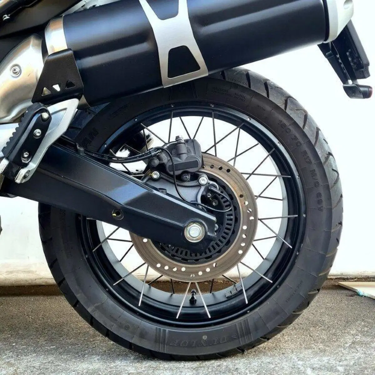 Moto Guzzi V85 TT (2021 - 23) (14)