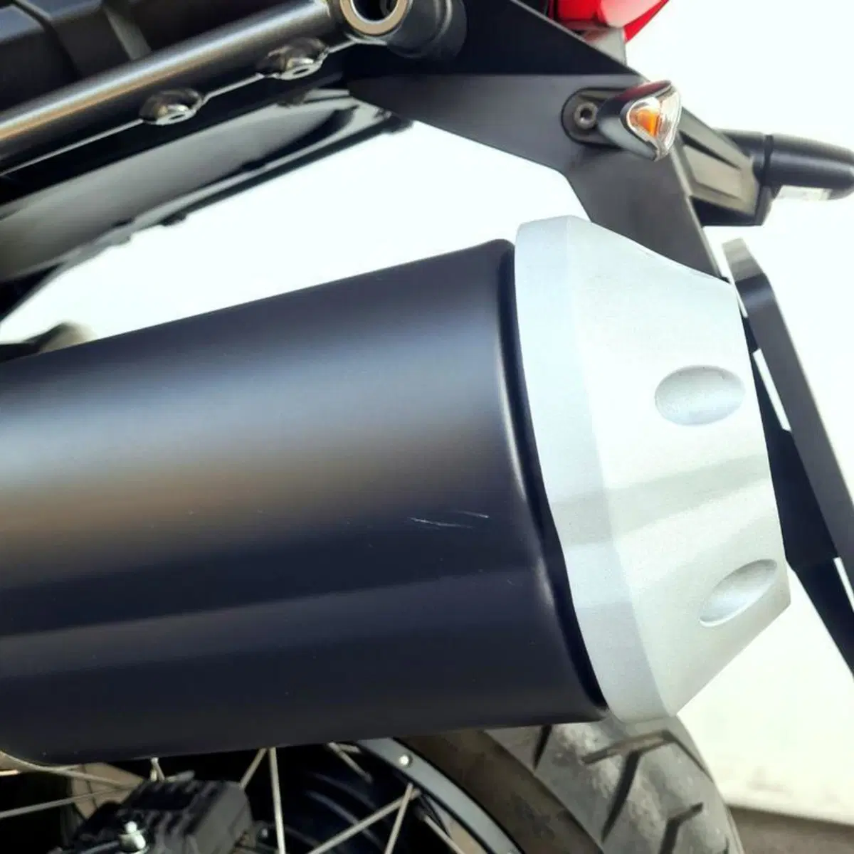 Moto Guzzi V85 TT (2021 - 23) (15)
