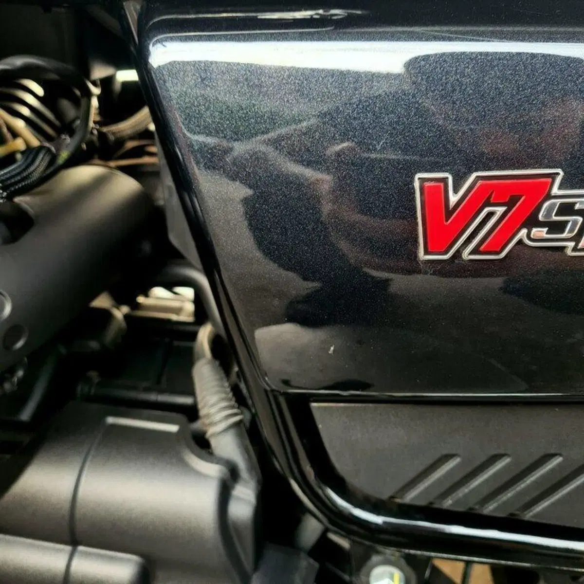 Moto Guzzi V7 850 Stone Special Abs (2021) (14)