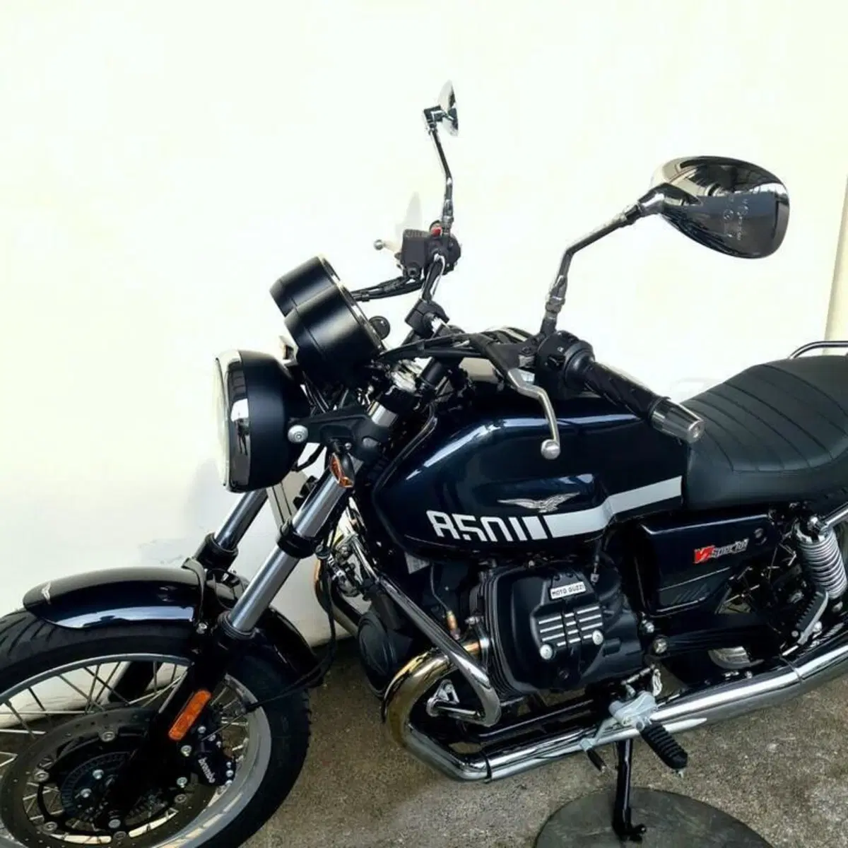 Moto Guzzi V7 850 Stone Special Abs (2021) (9)