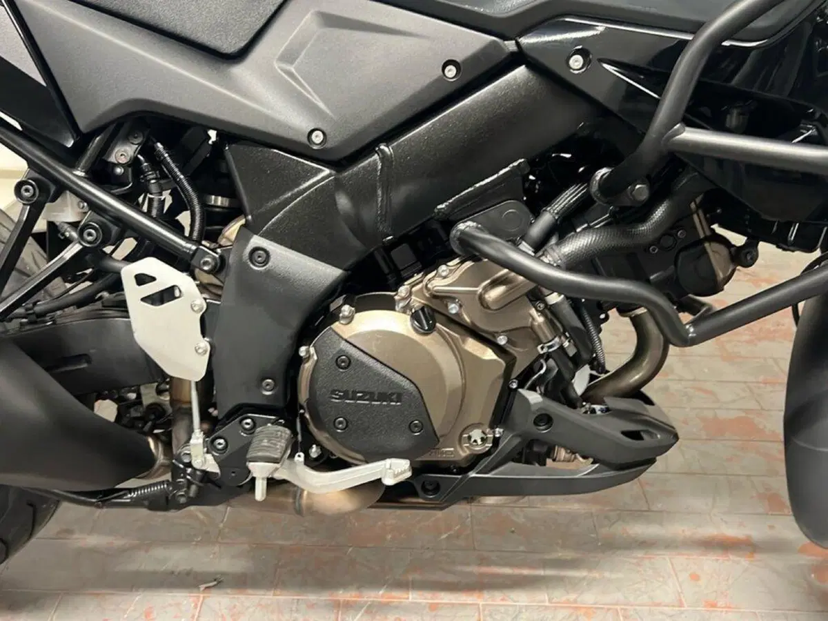 Suzuki V-Strom 1050SE (2023 - 24) (9)