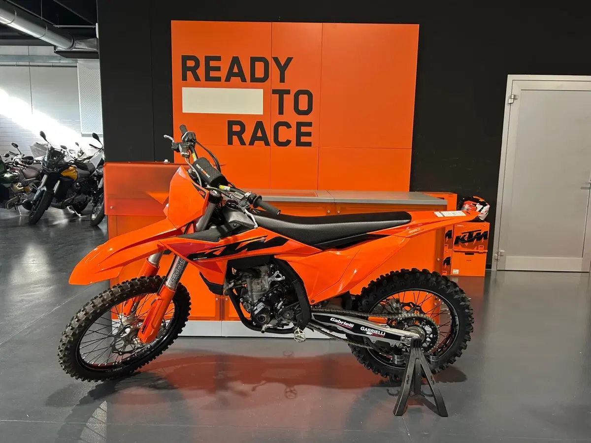 KTM 250 SX-F (2025) (2)