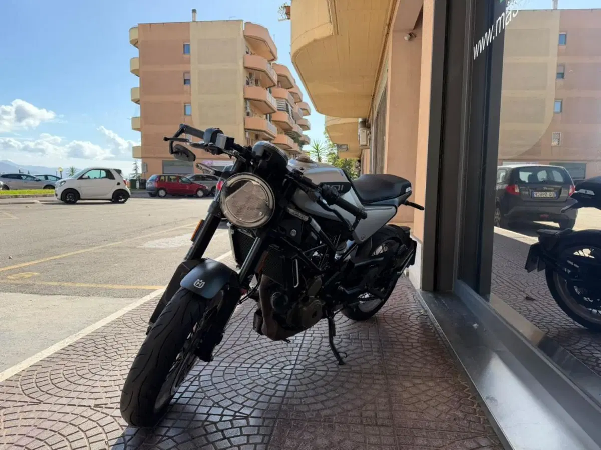 Husqvarna Svartpilen 401 (2021 - 23) (7)