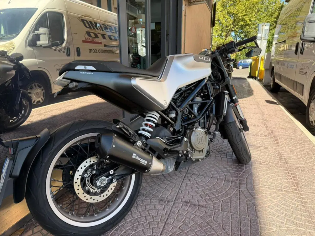 Husqvarna Svartpilen 401 (2021 - 23) (5)