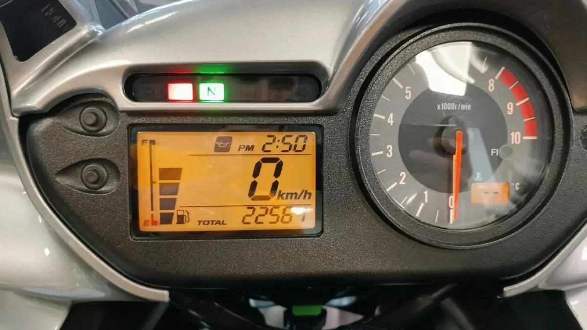 Honda Transalp XL 700 V ABS (2007 - 2013) (3)