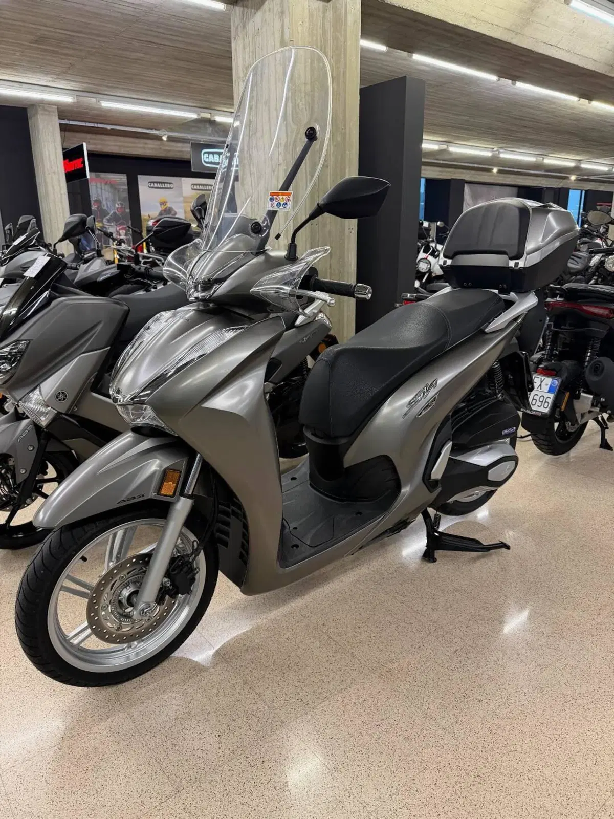 Honda SH 350 (2021 - 24) (2)