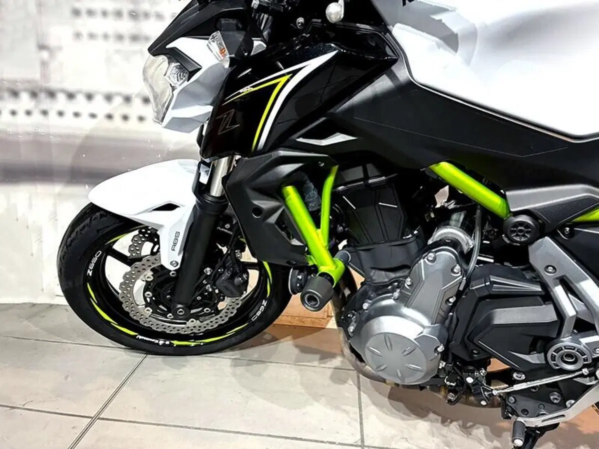 Kawasaki Z 650 (2017 - 19) (3)