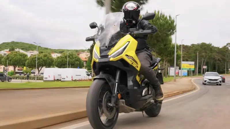 Honda X-ADV 750 patente A2: tutto quello che devi sapere prima di comprarlo [VIDEO]