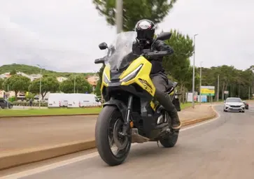 Honda X-ADV 750 patente A2: tutto quello che devi sapere prima di comprarlo [VIDEO]