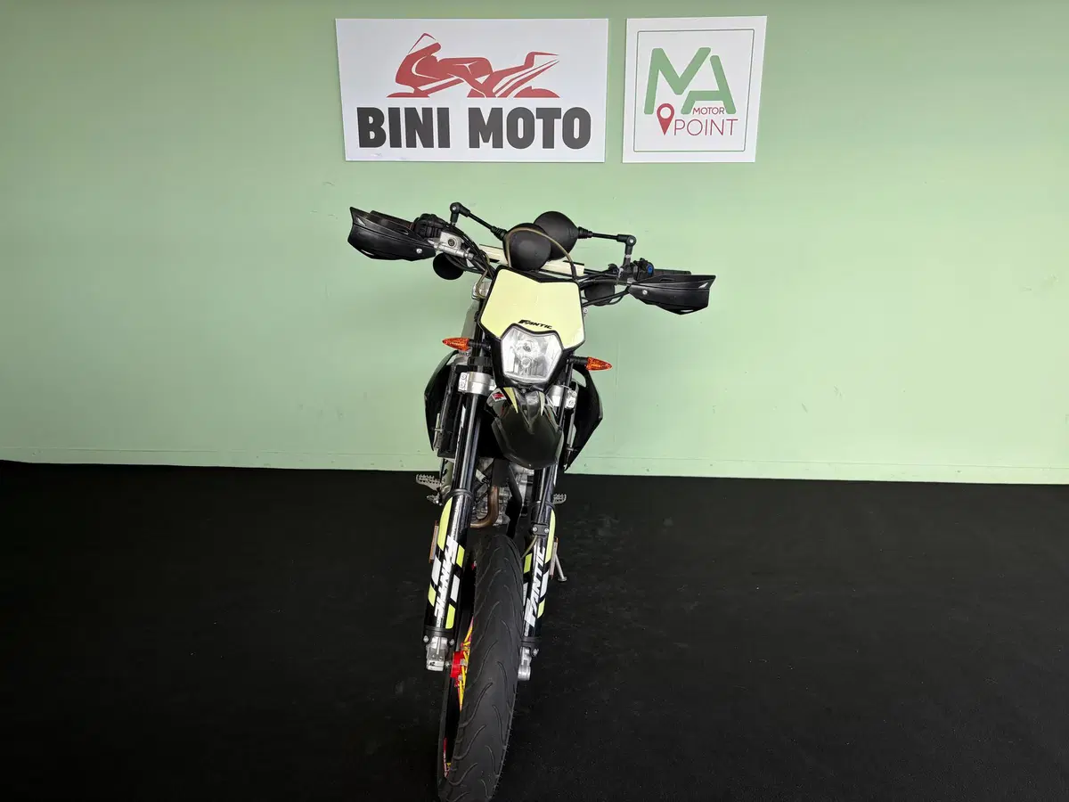 Vendo Fantic Motor XMF 125 Motard Performance 4t (2021 - 22) usata a ...