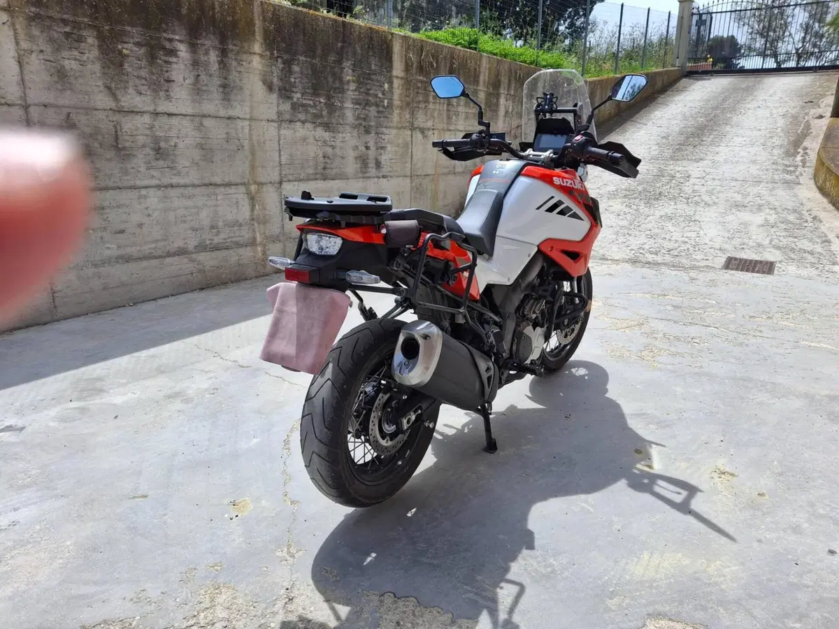 Suzuki V-Strom 1050XT (2020 - 23) (3)