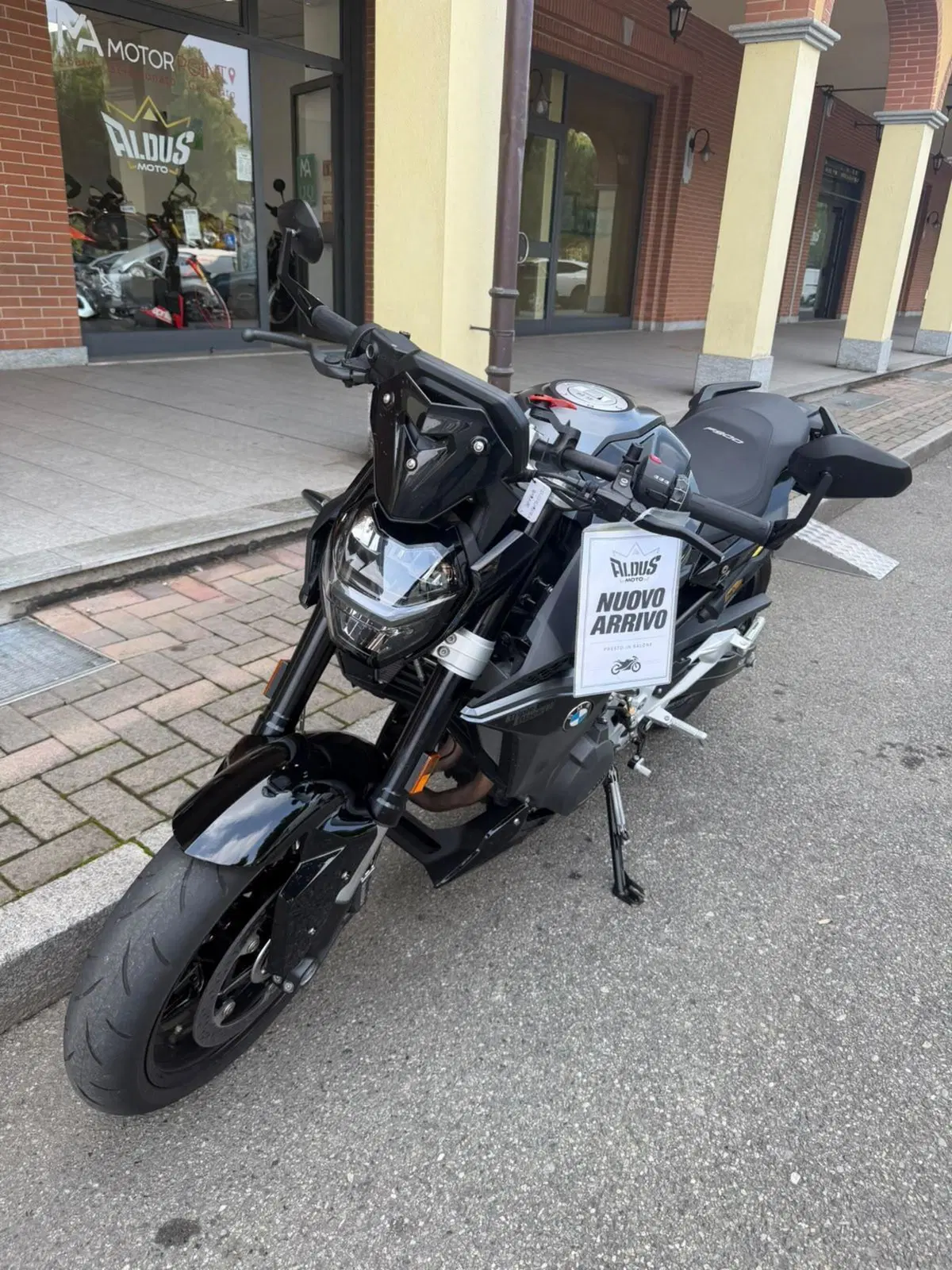 Bmw F 900 R (2025 - 27) (5)