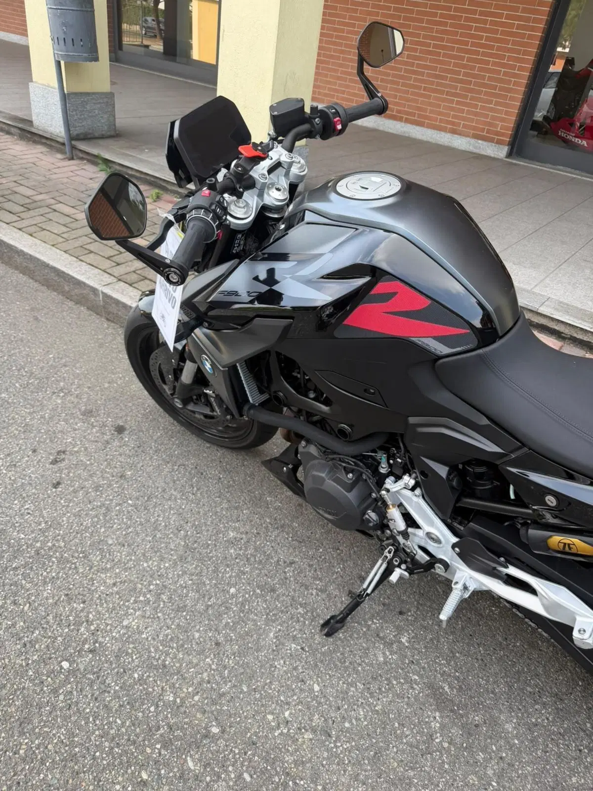 Bmw F 900 R (2025 - 27) (8)