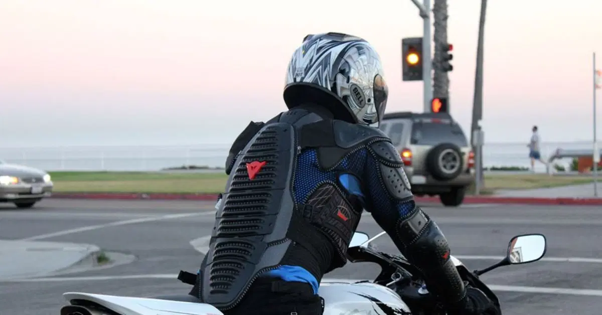 Codice della strada, protezioni obbligatorie con la moto in autostrada