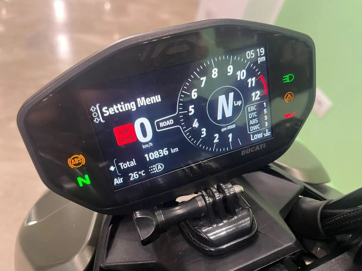 Ducati Streetfighter V2 (2022 - 24) (2)