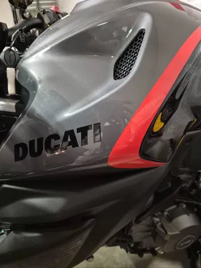 Ducati Monster 890 (2026) nuova