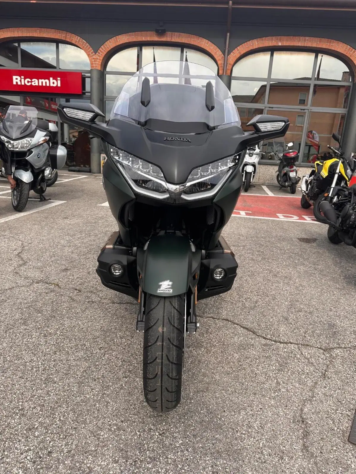 Honda GL 1800 Gold Wing DCT (2021 - 24) (2)