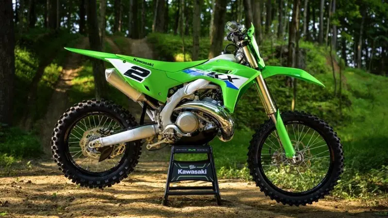 Kawasaki KX327, ecco quanto costa il nuovo 2 tempi