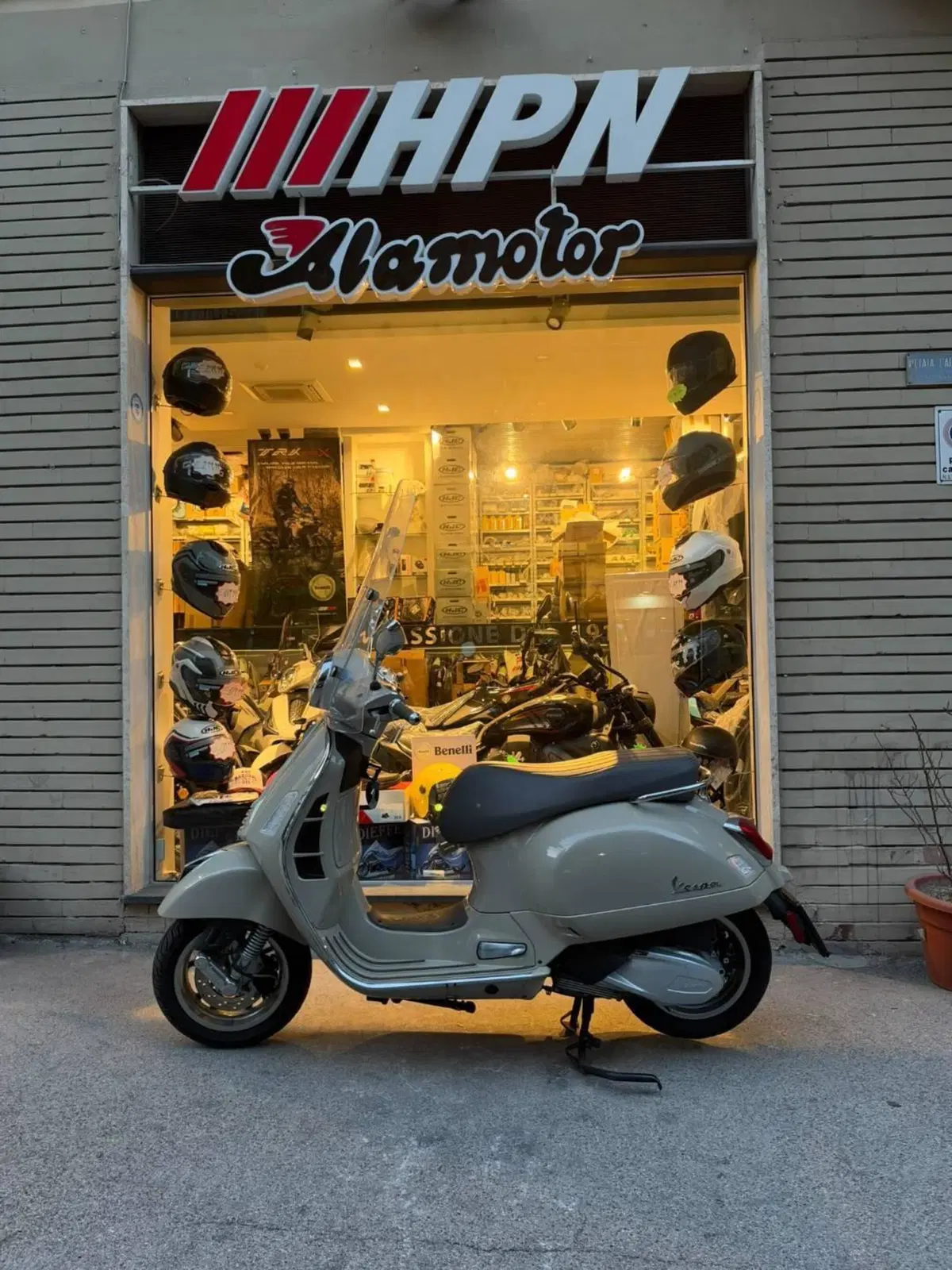 Vespa GTS 300 Hpe (2021 - 22) (3)