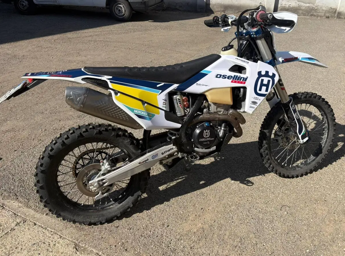 Husqvarna FE 350 Rockstar Edition (2022) (3)
