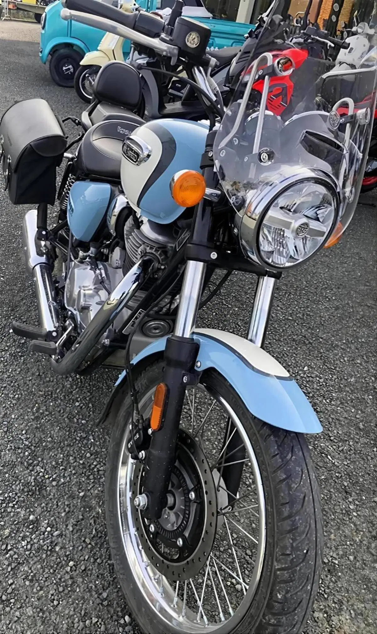 Royal Enfield Meteor 350 Aurora (2024 - 26) (2)
