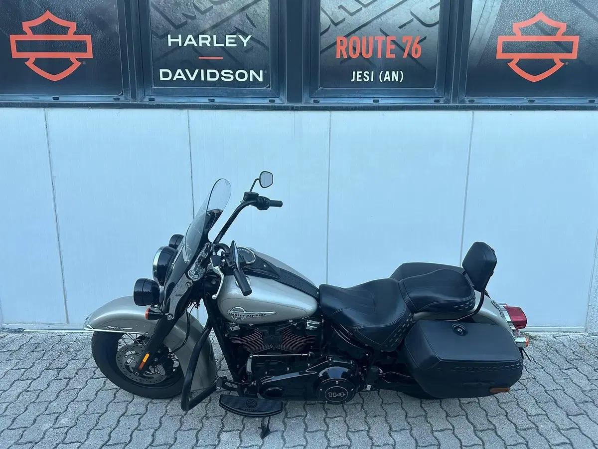Harley-Davidson 114 Heritage Classic (2018 - 20) - FLHCS (2)