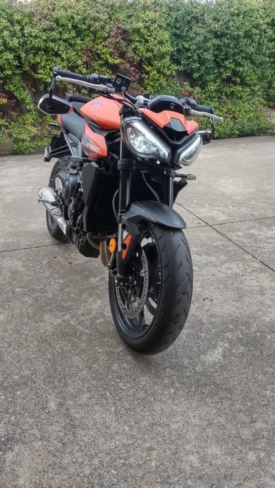 Triumph Street Triple 765 R (2023 - 26) usata